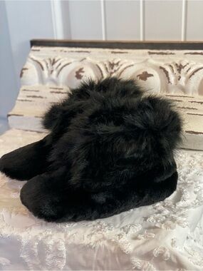 Source Unknown Black Faux Fur Kids Slippers